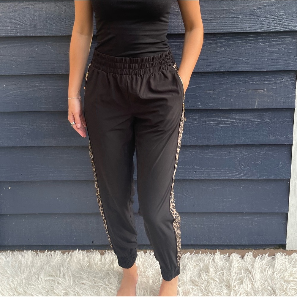 Chicos Zenergy Cheetah Print Joggers